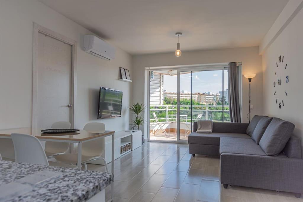 Apartamento En ซาลอว์ ภายนอก รูปภาพ