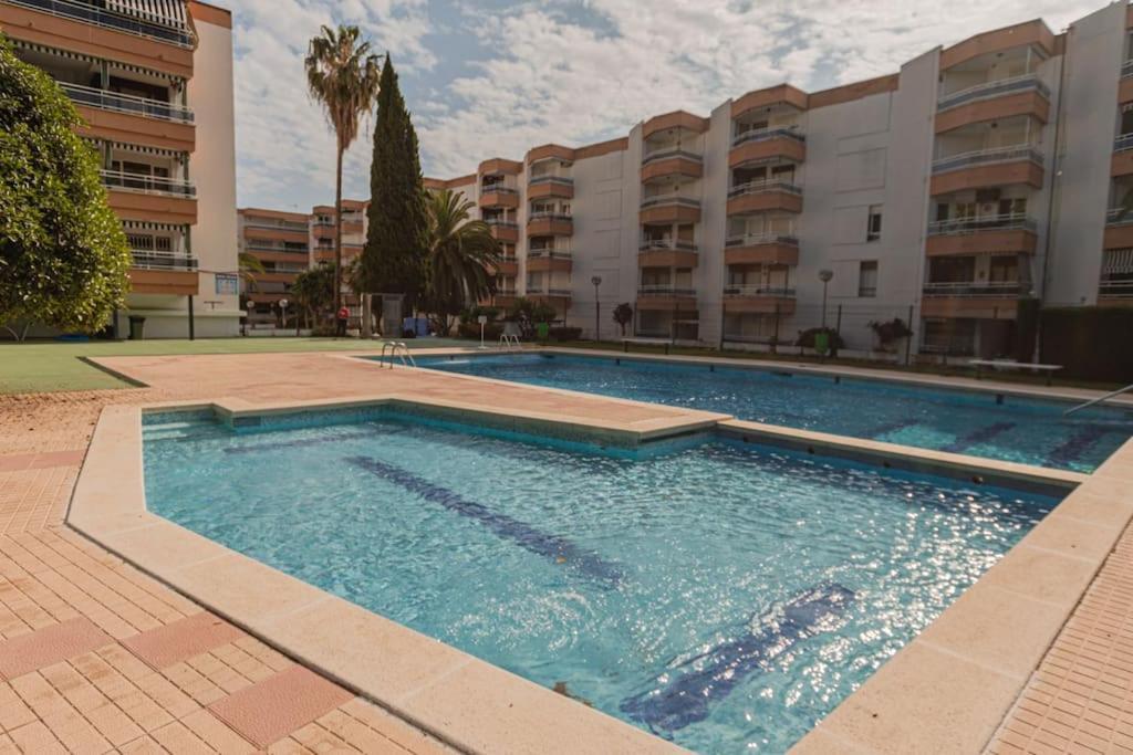 Apartamento En ซาลอว์ ภายนอก รูปภาพ